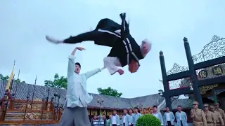 Kung Fu Movie!Japanese warriors cause chaos in Chinese kung fu club,but a passing boy defeats them.