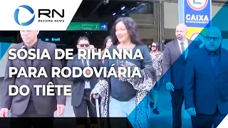 Sósia de Rihanna para a rodoviária do tiête em São Paulo