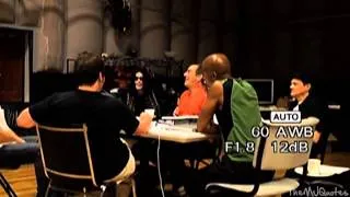 Rare Michael Jackson laughing  (This is it meetin)