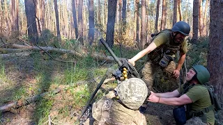 Піхотинці «насипають» окупантам з американського автоматичного станкового гранатомета МК 19