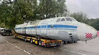 Самолет Ан-24 в город Урай в качестве арт-объекта. Разборка и сборка пассажирского самолета. Техклуб