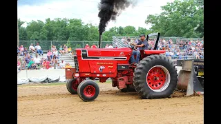 13,000lb. Farm Stock Tractors Pulling At Laurelton