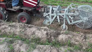 Копка картошки 2019! (на большом поле!)digging potatoes 2019! (on the Big Field!)