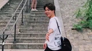 Jimin ile görüntülü konuşma Seni kıskanıyor sanırım 🤭