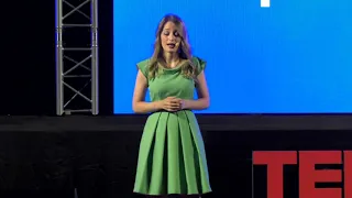 Tu non sei quello che vedi | Lara Zucchini | TEDxCastelfrancoVeneto