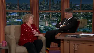 Late Late Show with Craig Ferguson 12/17/2014 Betty White, Thomas Lennon