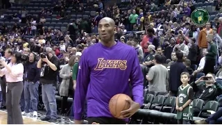 Kobe Bryant's final warmup and introduction in Milwaukee