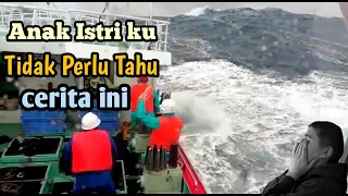Pemberani | Kapal Nelayan Melawan Ombak Besar