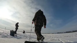 РЫБАЛКА В ГЛУХОЗИМЬЕ НА ГИРЛЯНДУ.ПОИСК  ЛЕЩА НА ВОДОХРАНИЛИЩЕ.ВЕЗДЕСУЩИЙ ЁРШ ОККУПИРОВАЛ ЛУНКУ.