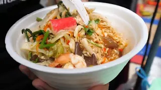 Street Food in Bangkok   Awesome PAD THAI and Instant Noodles on Petchaburi Soi 5! ~ 6