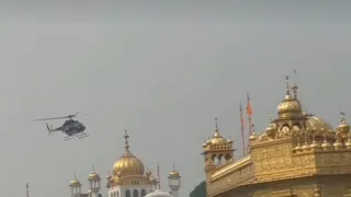 darbar sahib amritsar golden temple helicopter ਰਾਹੀ ਫੁੱਲਾ ਦੀ ਵਰਖਾ  flower #ytshorts #ਗੁਰ ਰਾਮ ਦਾਸ ਜੀ