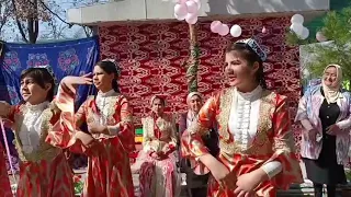 Qo'rg'ontepa tuman 1 son kasb -hunar maktabi jamoasi  tumanda o'tkazilayotgan Navroz saylida