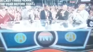 SIR CHARLES BARKLEY UPSETS SHAQ SHAQUILLE O'NEAL  " DO YOU WANT WADE TO CARRY YOU TO ANOTHER  CHAMP