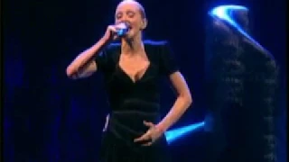 Madonna -What It Feels Like For A Girl - Spanish Live