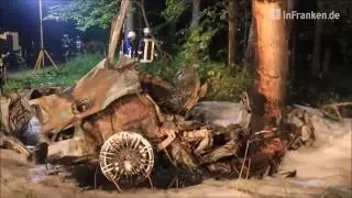 Auto prallt bei Boxbrunn gegen Baum - Fahrer stirbt