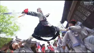 Kung Fu Movie: Kung Fu girl has formidable martial arts skills, defeating the enemies with one move.