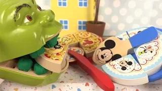 Shrek Mange Pizza Gâteau Anniversaire en Bois à Découper Mickey Mouse