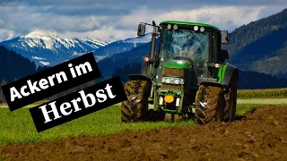 Ackern im Herbst: John Deere und Kuhn im Einsatz