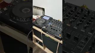 Если кто-то не знал, как танцевать под Drum and Bass, то это делается вот так😁💃