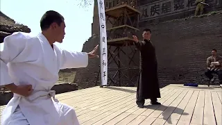He uses Chinese Tai Chi Bagua Palm to battle with the Japanese martial arts master. ⚔ action