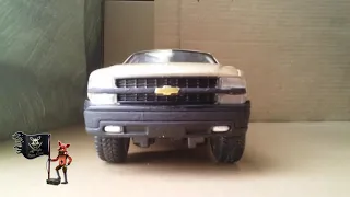 Chevrolet silverado 1998 (maisto)