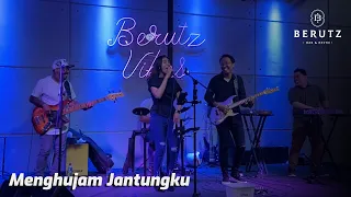 Menghujam Jantungku (Tompi Cover) By Five Souls Live At Berutz Bar & Resto Bali