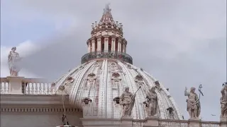 Площа та Базиліка Святого Петра у Ватикані. Рим, травень 2018 р.