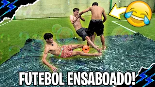 JOGAMOS FUTEBOL DE SABÃO E ISSO ACONTECEU