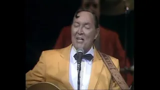 Bill Haley & His Comets - Rock Around The Clock (w/See You Later Alligator, live, 1979)