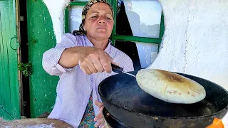 Tzatziki Sauce with Turkish Flat Bread, For subtitle please turn on the caption in English