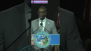 New Chicago mayor Brandon Johnson speaks about fallen police officer during inauguration