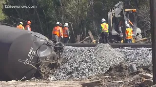 Train derailment cleanup continues days later in Mauriceville, focus now on moving two railcars with
