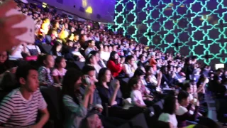 Джеки Чан спел на кинофестивале в Астане