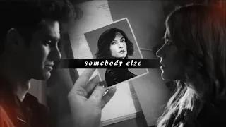 [A|U] Somebody Else | Multicrossover