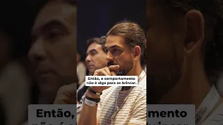 O TEU TALENTO TE COLOCA EM MUITAS MESAS. MAIS O TEU COMPORTAMENTO TE MANTÉM..