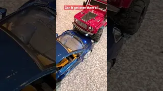 Mini Defender Crawler CLIMBING over Model Cars!