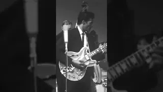 Chuck Berry 'Memphis Tennessee' Live in 1965