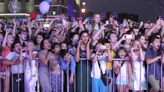 Дима Билан шутит и заводит фанатов. День города Обнинск. Хит "Держи".