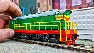 Our trains Modimio No. 2 DIESEL LOCOMOTIVE CHME3 1/87. About cars.