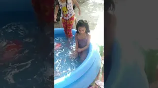 Iba talaga sa totoong swimming pool