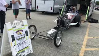 Old Dragster scares Lady