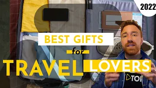 11 Best Gift Ideas for Travel Lovers | Travel Gifts 2021 Holiday Guide