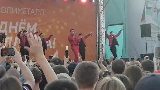 Стас Костюшкин на день металлургов в Краснотурьинске