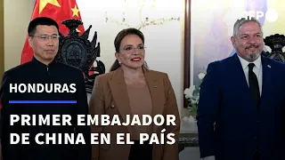 Primer embajador de China en Honduras presenta cartas credenciales | AFP