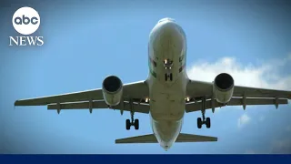 Off -duty pilot helps land plane