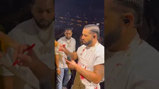 DRAKE SIGNING COMEBACK SZN ALBUM FROM FAN ON ITS ALL A BLUR TOUR IN PHILADELPHIA, THE RIDE