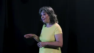 Você conhece uma mulher autista? | Adriana Torres | TEDxBeloHorizonte