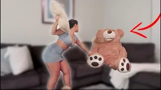 GIANT TEDDY BEAR COMES TO LIFE PRANK ON GIRLFRIEND! ** HILARIOUS **