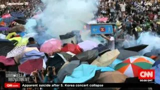 Гонконг - зонт в китайском горле