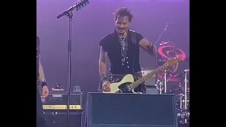 Fans Sing Happy Birthday To Johnny Depp At The Hollywood Vampires Concert